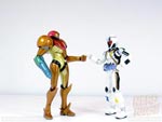 Figma Samus Aran and S.H. Figuarts Kamen Rider Fourze fist bumping